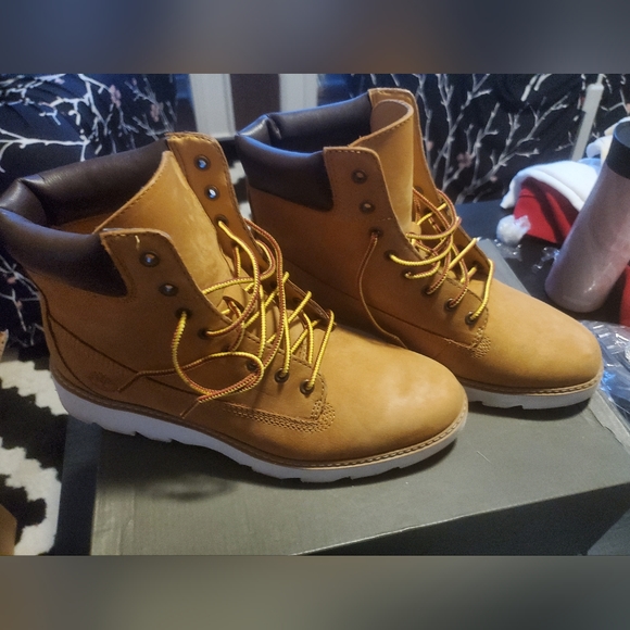 Timberland boots size 9.5 - Picture 2 of 5